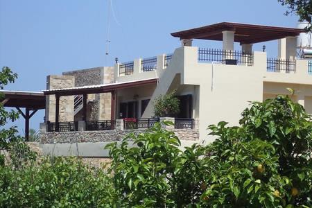 פלאסרנה Kavousi Traditional Home מראה חיצוני תמונה